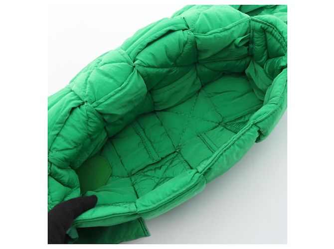 Borsa a tracolla Bottega Veneta Padded Tech Cassette Verde - vista 3