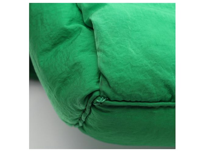 Borsa a tracolla Bottega Veneta Padded Tech Cassette Verde - vista 8