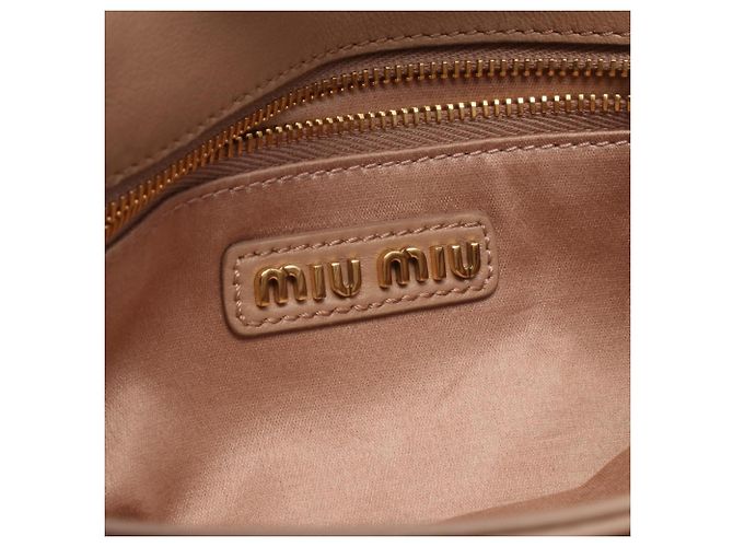 Borsa a tracolla Miu Miu Matelassé in pelle rosa - vista 4