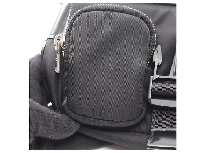 Prada Schultertasche aus schwarzem Nylon und Leder - Ansicht 5