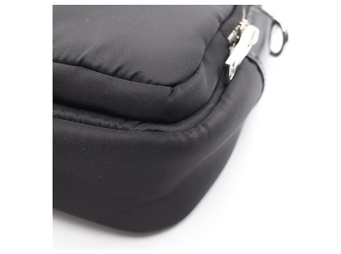 Prada Schultertasche aus schwarzem Nylon und Leder - Ansicht 7