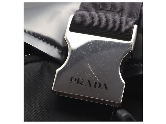 Prada Schultertasche aus schwarzem Nylon und Leder - Ansicht 9