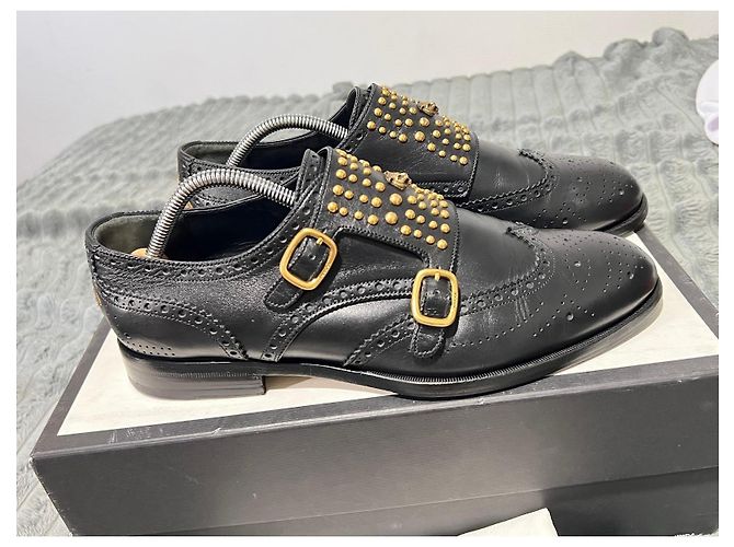 Gucci Mocassini in pelle nera con doppia fibbia e borchie Nero - vista 2