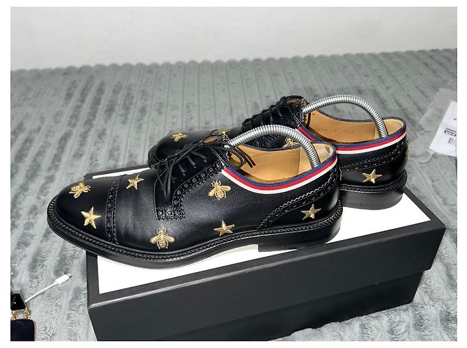 Gucci Scarpe Derby in pelle nera con api e stelle Nero - vista 5