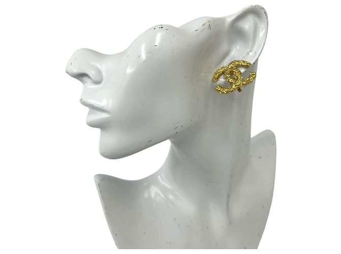 Orecchini a clip Chanel Vintage Coco Mark motivo lava D'oro - vista 2