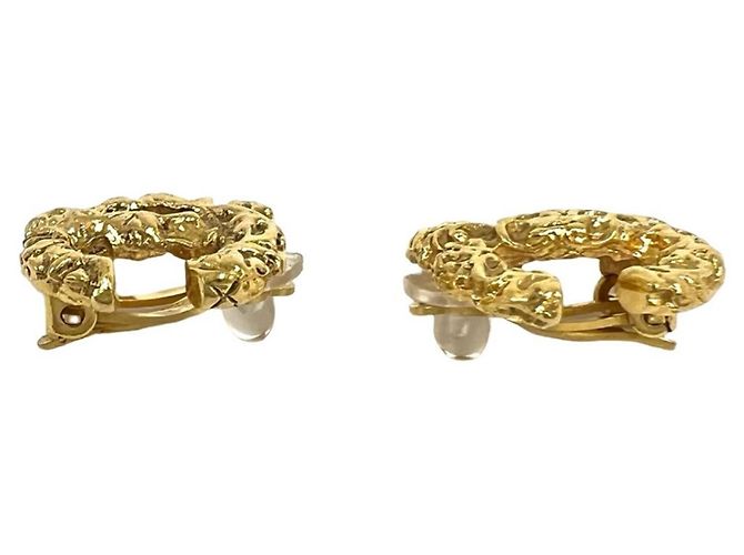 Orecchini Chanel Vintage Coco Mark Motivo Lava D'oro - vista 3
