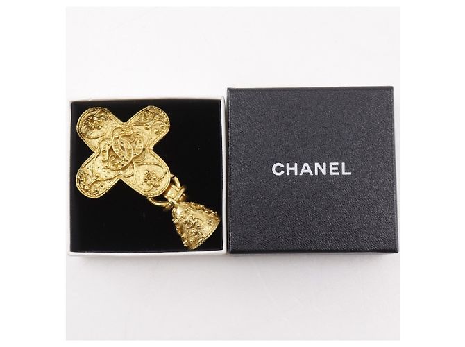 Broche Chanel Coco Mark Gold Dourado - vista 9