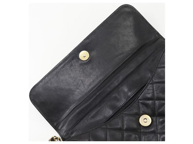 Bolsa de Ombro com Corrente Chanel Matelassé Preto - vista 12