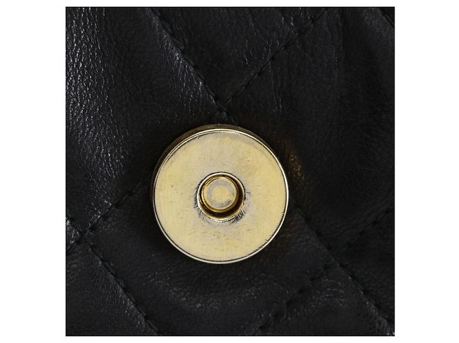 Bolsa de Ombro com Corrente Chanel Matelassé Preto - vista 16