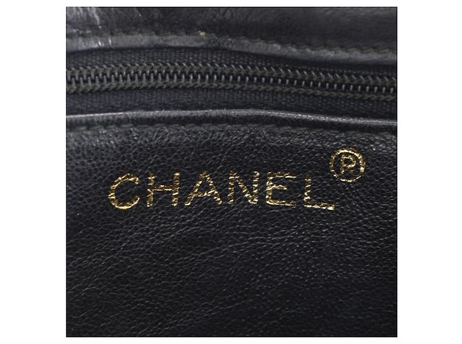 Bolsa de Ombro com Corrente Chanel Matelassé Preto - vista 18