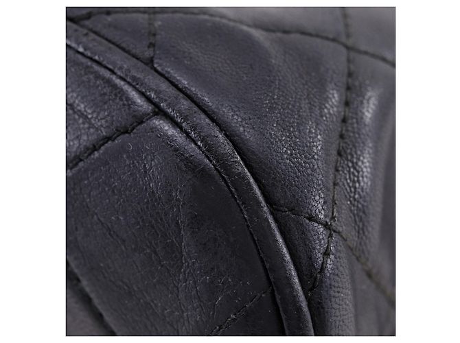 Bolsa de Ombro com Corrente Chanel Matelassé Preto - vista 4