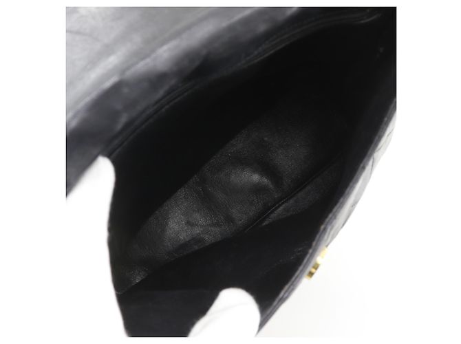 Bolsa de Ombro com Corrente Chanel Matelassé Preto - vista 5