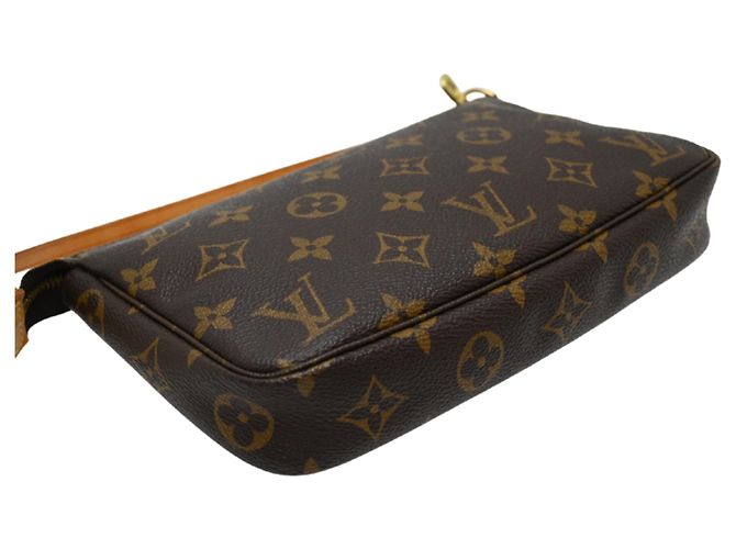 Louis Vuitton Pochette Accessoires Pouch Marrone - vista 3