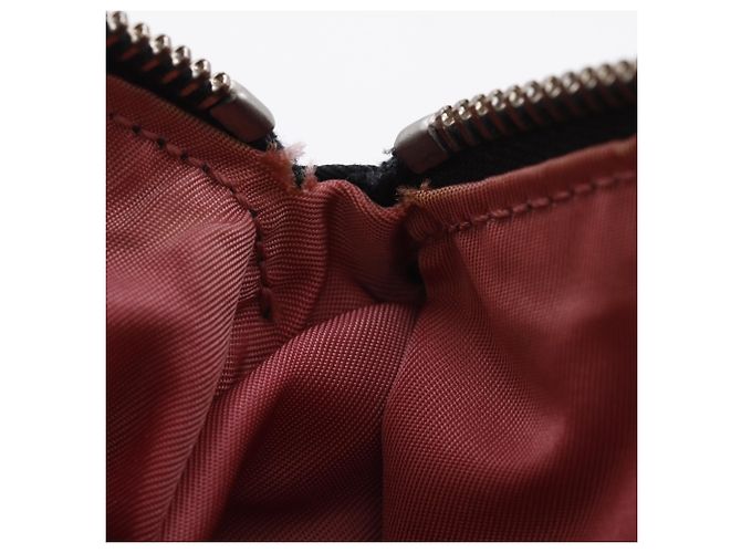 Prada Nylon Schultertasche Schwarz mit Logo - Ansicht 10