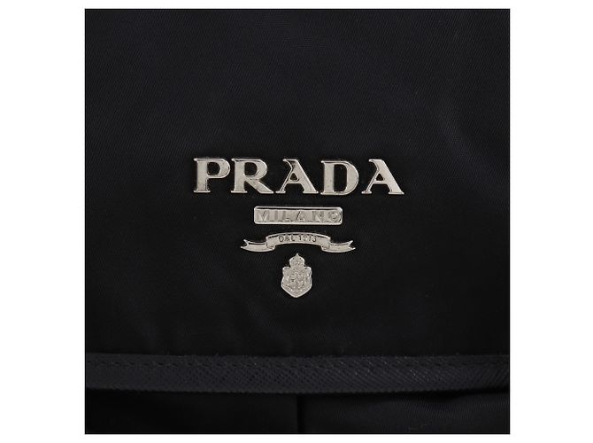 Prada Nylon Schultertasche Schwarz mit Logo - Ansicht 18