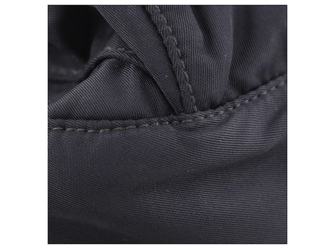 Prada Nylon Schultertasche Schwarz mit Logo - Ansicht 4