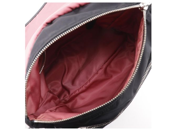 Prada Nylon Schultertasche Schwarz mit Logo - Ansicht 5