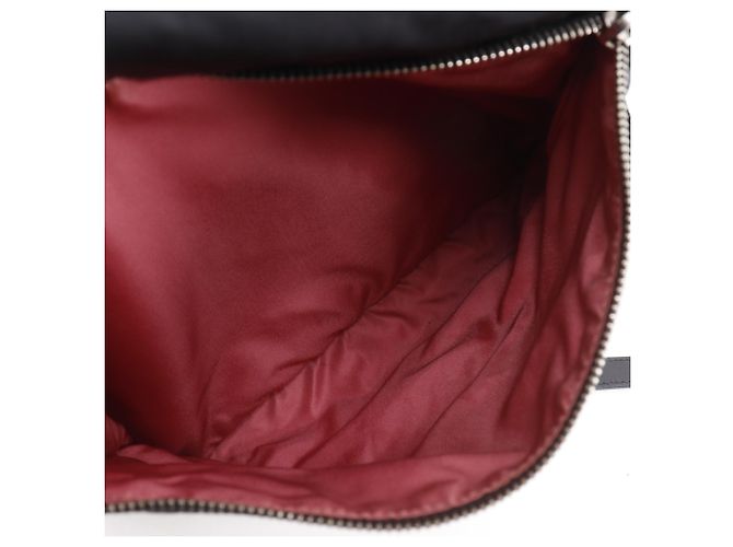 Prada Nylon Schultertasche Schwarz mit Logo - Ansicht 9