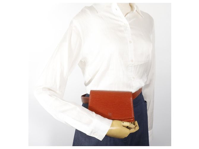 Louis Vuitton Pochette Ceinture Tilsit Waist Bag Marrone - vista 14