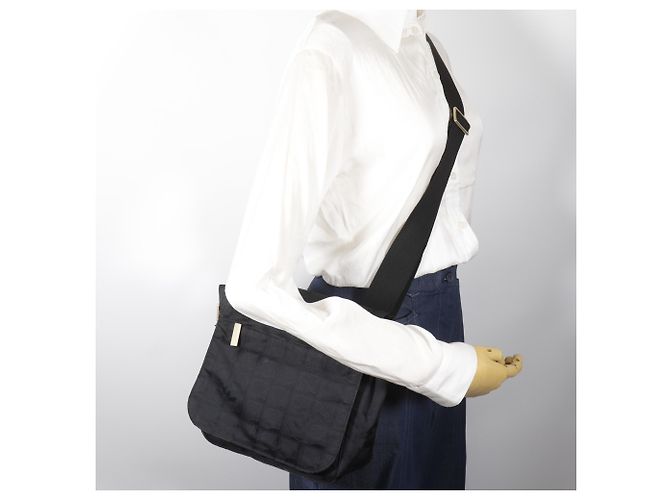 Borsa a tracolla Chanel in tela di nylon nera Nero - vista 16
