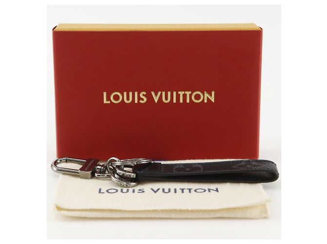 Louis Vuitton Monogram Eclipse Key Ring Black - view 8