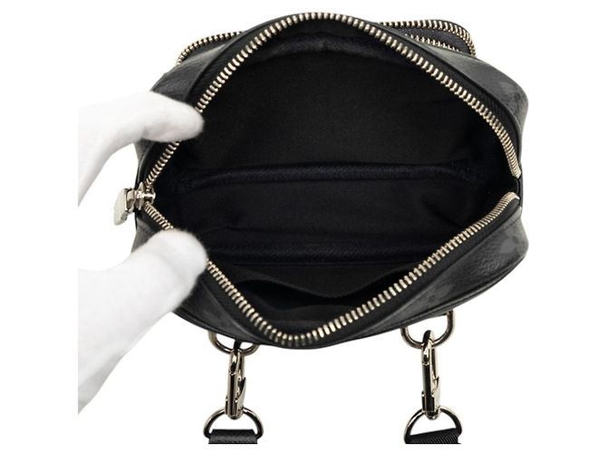 Louis Vuitton Monogram Eclipse Outdoor Pochette Nero - vista 4