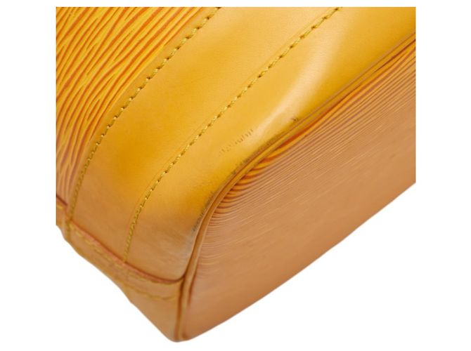 Borsa Louis Vuitton Epi Noe a tracolla Giallo - vista 5