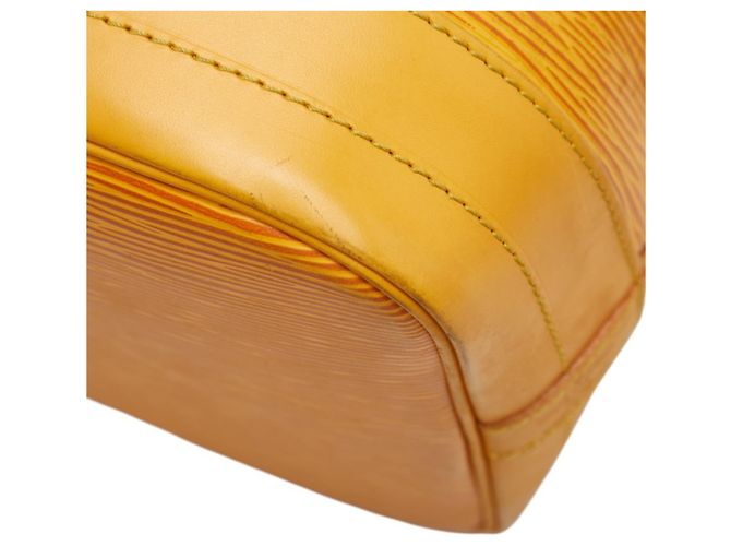 Borsa Louis Vuitton Epi Noe a tracolla Giallo - vista 6