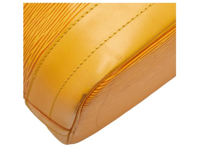 Borsa Louis Vuitton Epi Noe a tracolla Giallo - vista 7