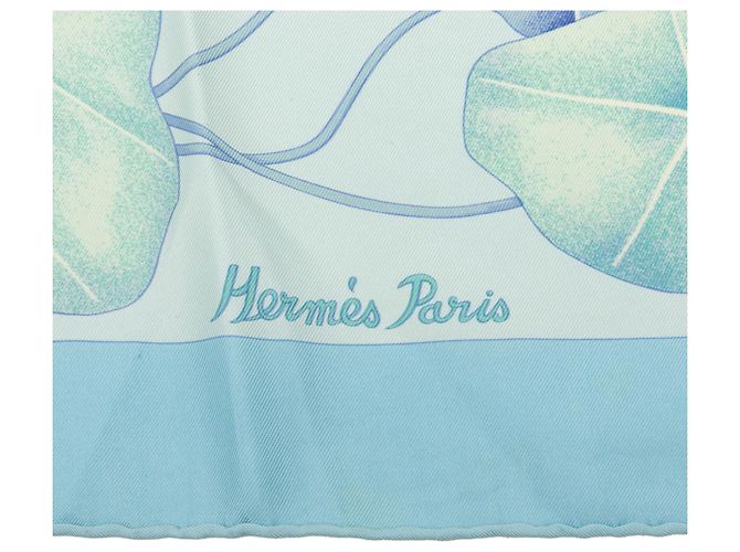 Hermès Blue Les Capucines Seidentuch 90 Blau Hellblau - Ansicht 4