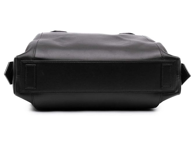 Bolso Antigona Soft Givenchy negro de piel de becerro Medium - vista 3