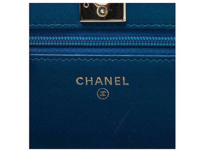 Chanel Blue Quilted Lambskin Trendy CC Wallet On Chain - vista 5