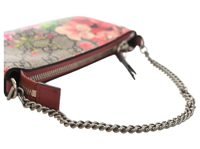 Gucci Mini Pochette com Corrente GG Supreme Blooms Bege - vista 5