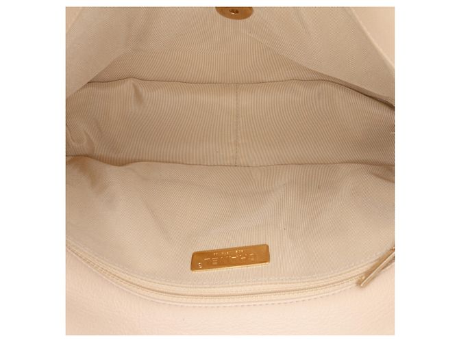 Chanel Beige Large Lambskin 19 Flap - vista 4