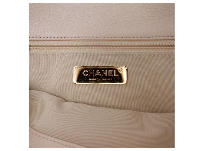 Chanel Beige Large Lambskin 19 Flap - vista 5