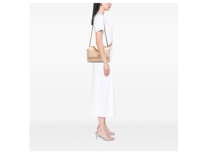 Chanel Beige Large Lambskin 19 Flap - vista 6