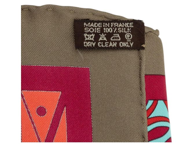 Pañuelo de seda Hermès Brown Geometrie Cretoise 90 Castaño Carne - vista 3