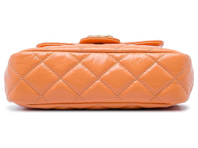 Chanel Orange Small Shiny Crumpled Calfskin Wavy CC Hobo Arancione - vista 3
