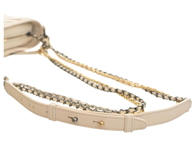 Chanel Gabrielle Hobo Small in pelle di vitello invecchiata bianca chevron Bianco Crudo - vista 14