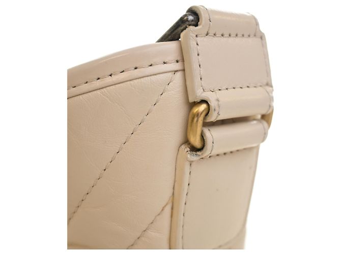 Chanel Gabrielle Hobo Small in pelle di vitello invecchiata bianca chevron Bianco Crudo - vista 9