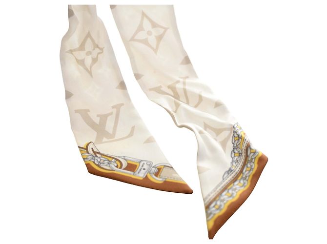 Louis Vuitton Beige Monogram Ultimate Bandeau Silk Scarf - vista 5