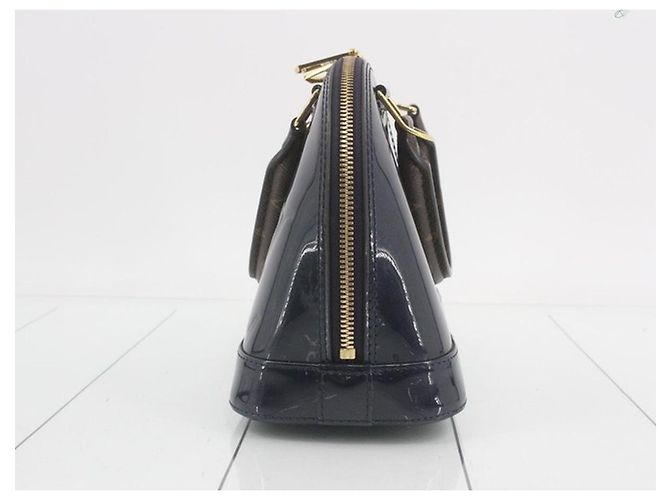 Louis Vuitton Alma BB Borsa in pelle verniciata blu navy e monogram Blu scuro - vista 10