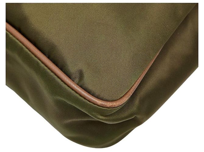 Bolso bandolera Prada Triangle Logo Verde - vista 5