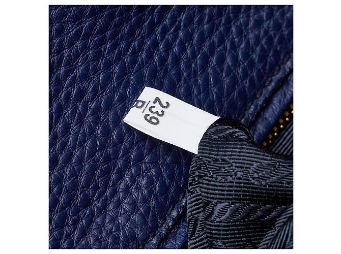 Prada Handtasche mit Dreiecks-Logo-Plakette Blau - Ansicht 8