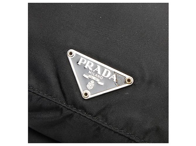 Prada Schultertasche mit Dreiecks-Logo-Plakette Schwarz - Ansicht 10