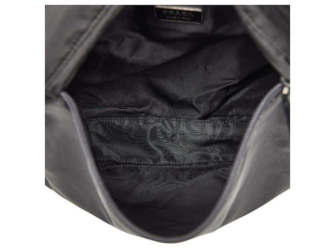 Prada Schultertasche mit Dreiecks-Logo-Plakette Schwarz - Ansicht 9