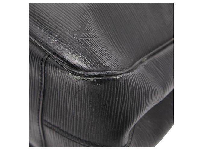 Louis Vuitton Epi Passy PM Negro - vista 4