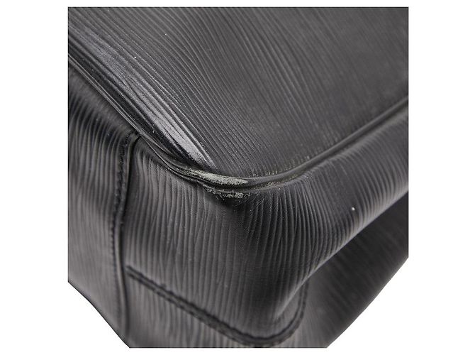 Louis Vuitton Epi Passy PM Negro - vista 6