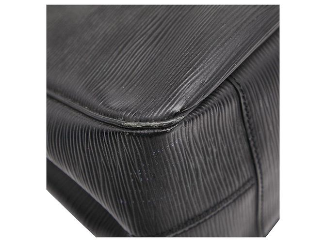 Louis Vuitton Epi Passy PM Negro - vista 7