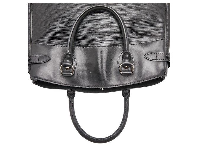 Louis Vuitton Epi Passy PM Negro - vista 8